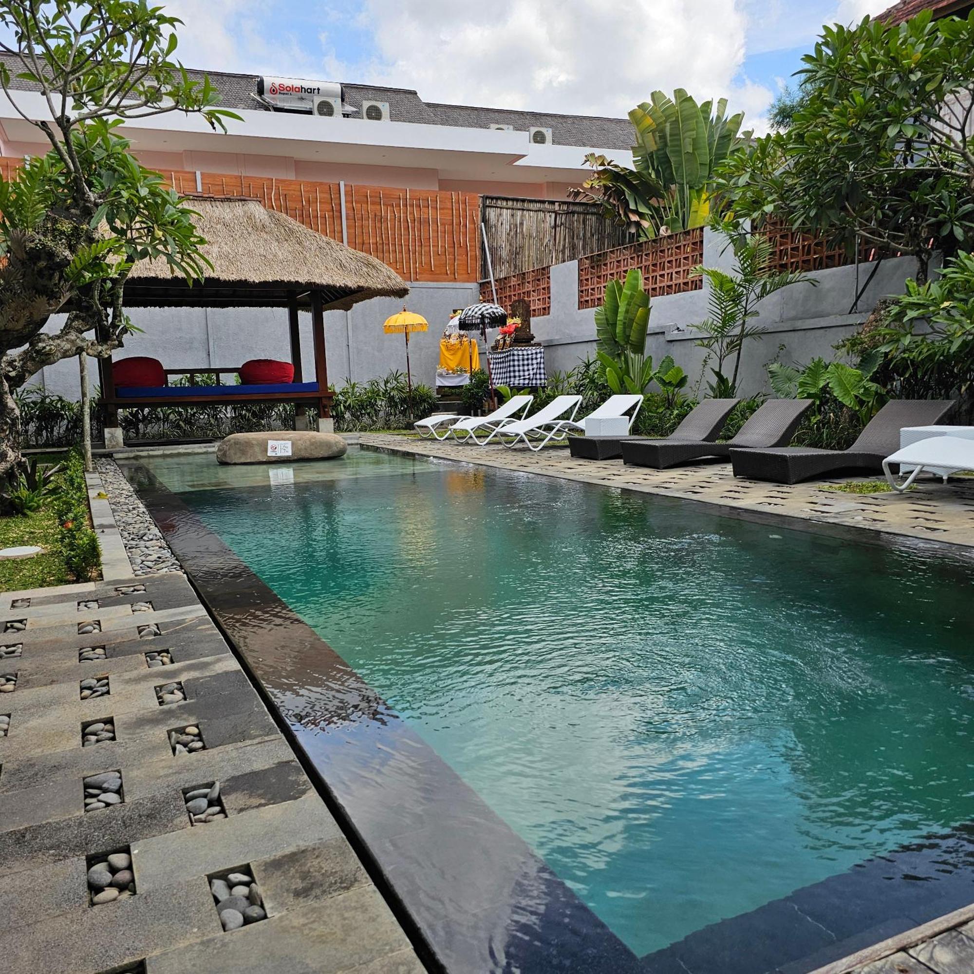 Chandi Hotel Ubud Esterno foto