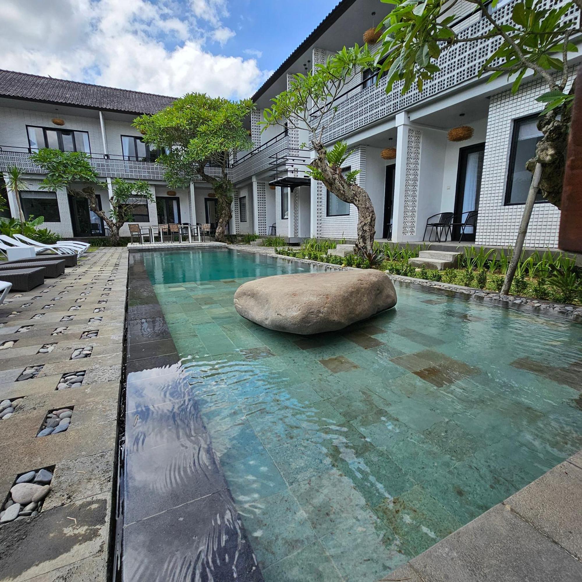 Chandi Hotel Ubud Esterno foto